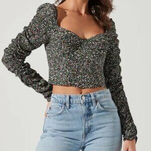 ASTR The Label * Livie Ditsy Floral‎ Ruched Smocked Sleeve Top Sweetheart Neck